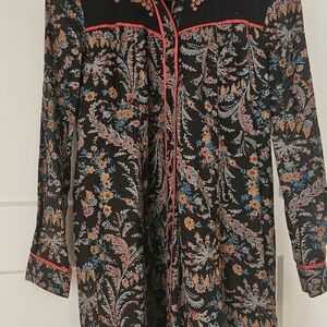 HOLDING HORSES Black Floral Trim Button-Up